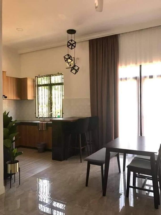 Casa Tiga Homestay Besut カンポン・クアラ・ベシュット エクステリア 写真